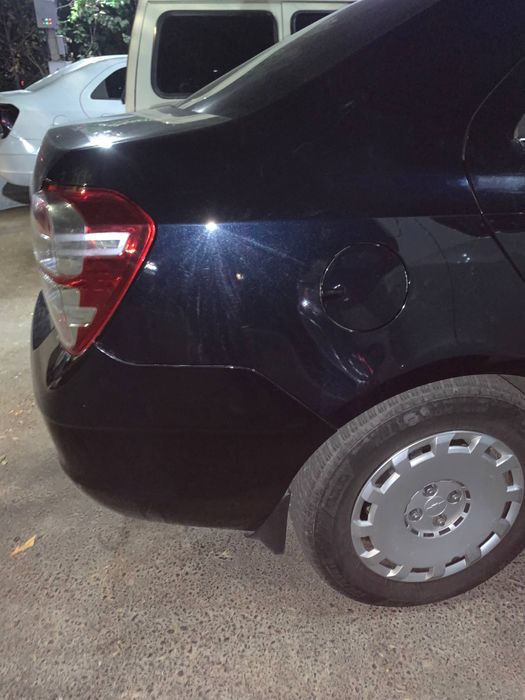 ультрафиолетовая лампа telpilla fonar kraska sepilganini ko'rsatadi