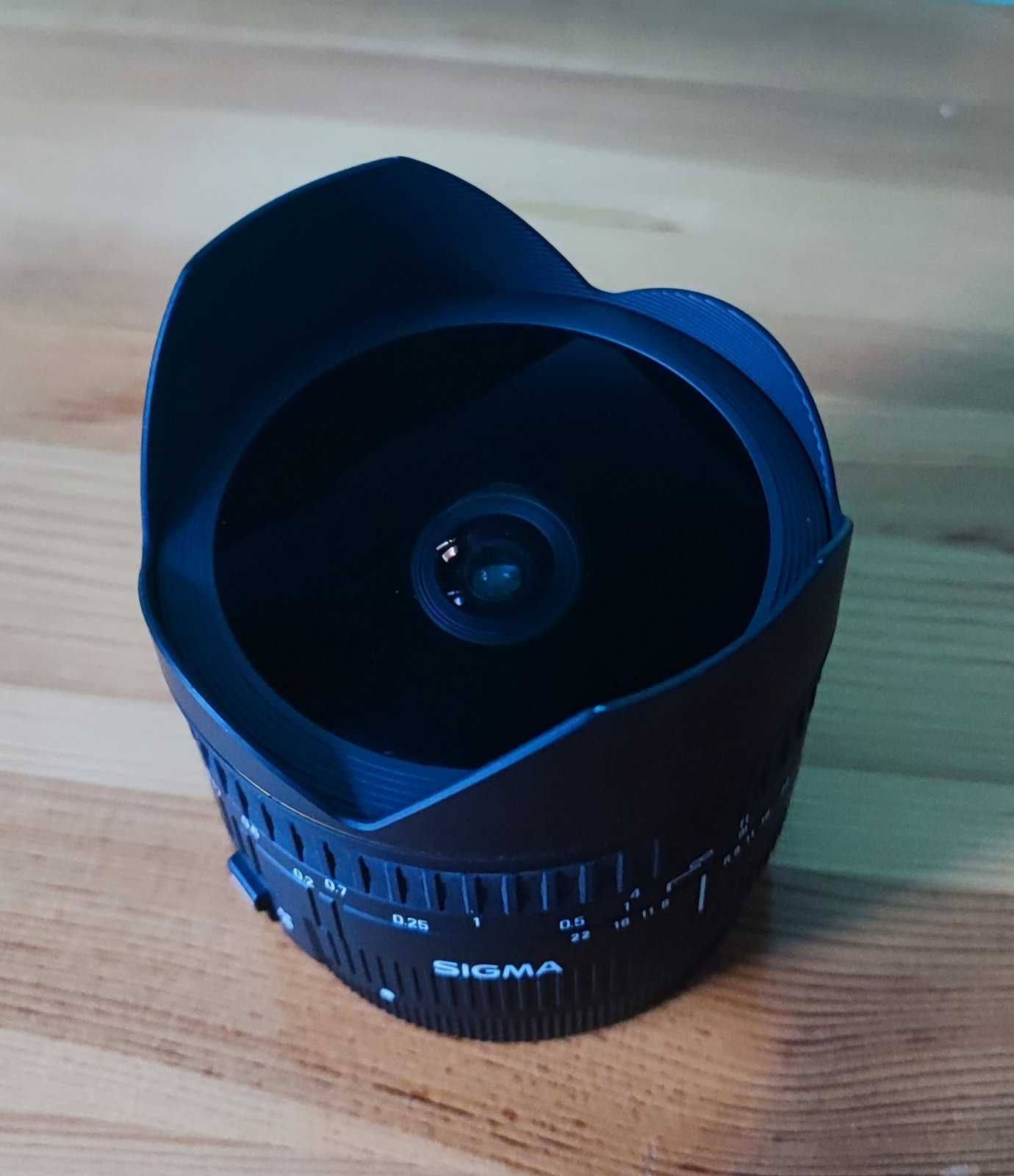 Sigma 15mm f/2.8 EX DG Fisheye за Canon