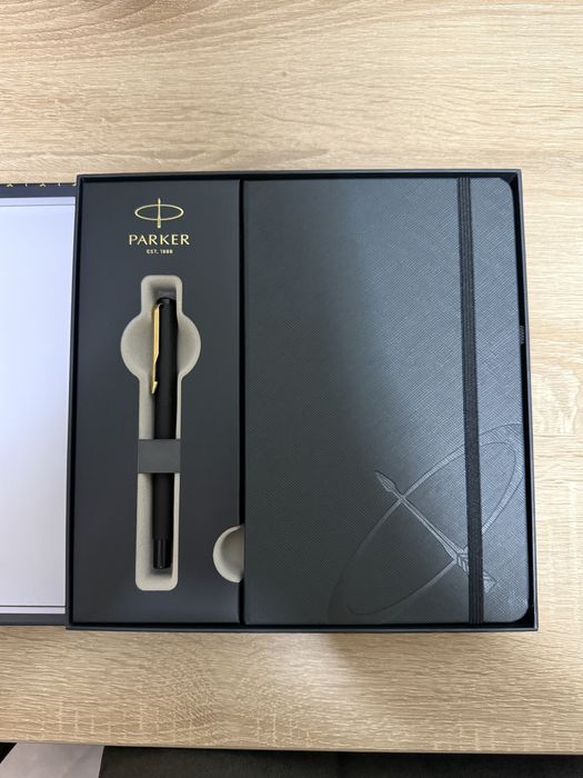 Stilou Parker cu agenda