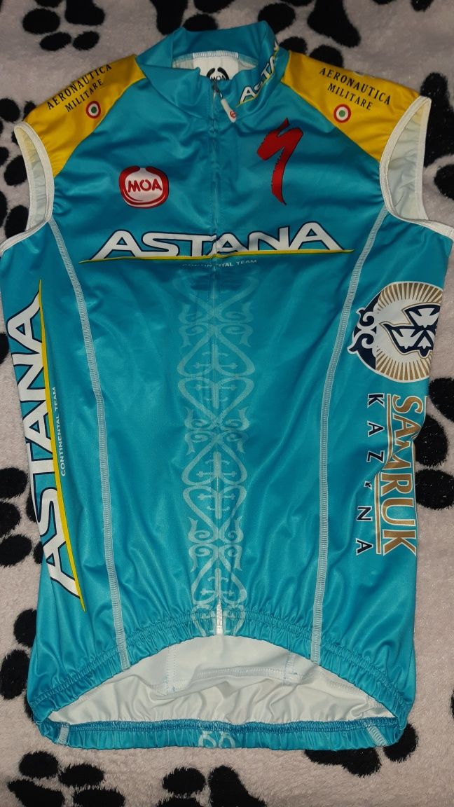 Велоформа, жилетка Astana continental team