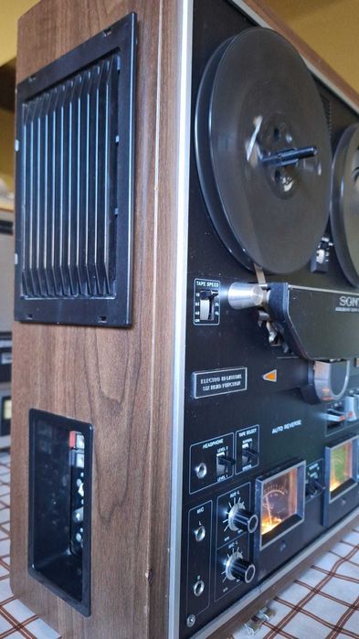 Magnetofon Sony TC730.