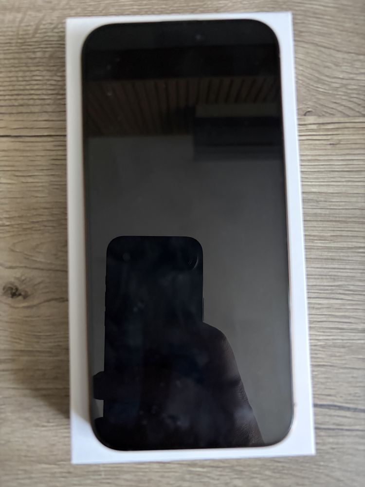 Iphone 16 Pro Max в Гаранция Desert titanium