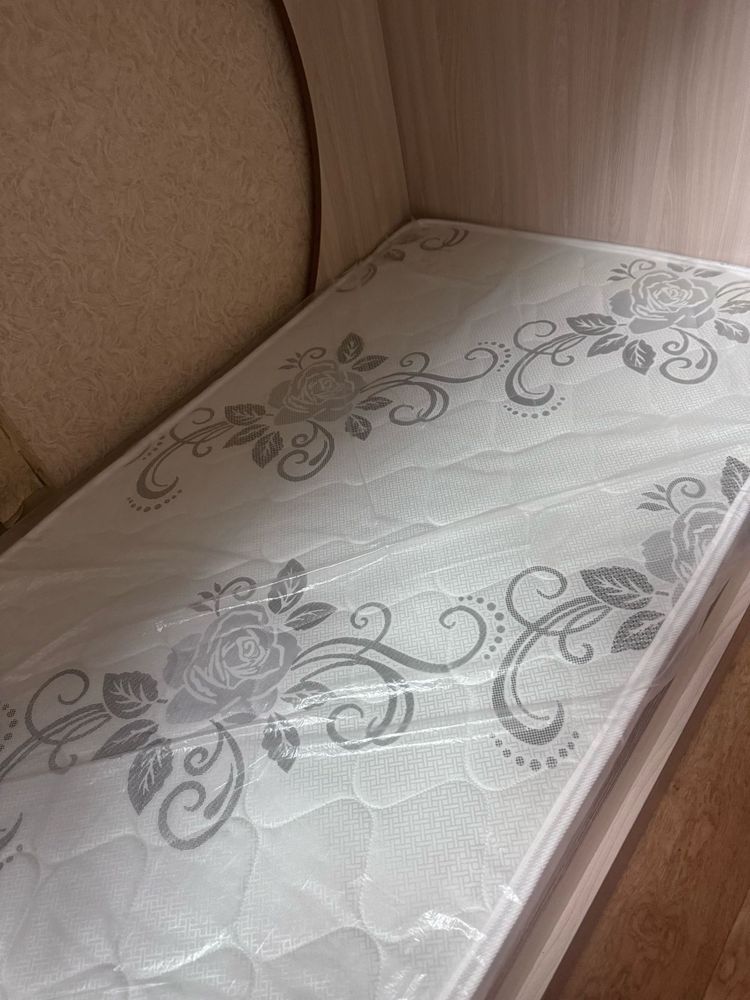 Срочно продам двухярусную кровать