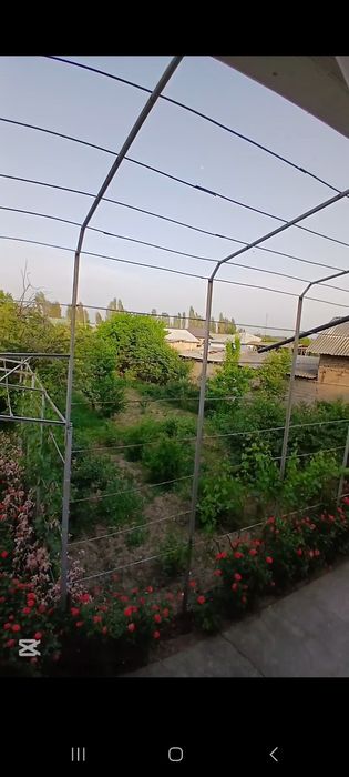 Uy hovli sotiladi