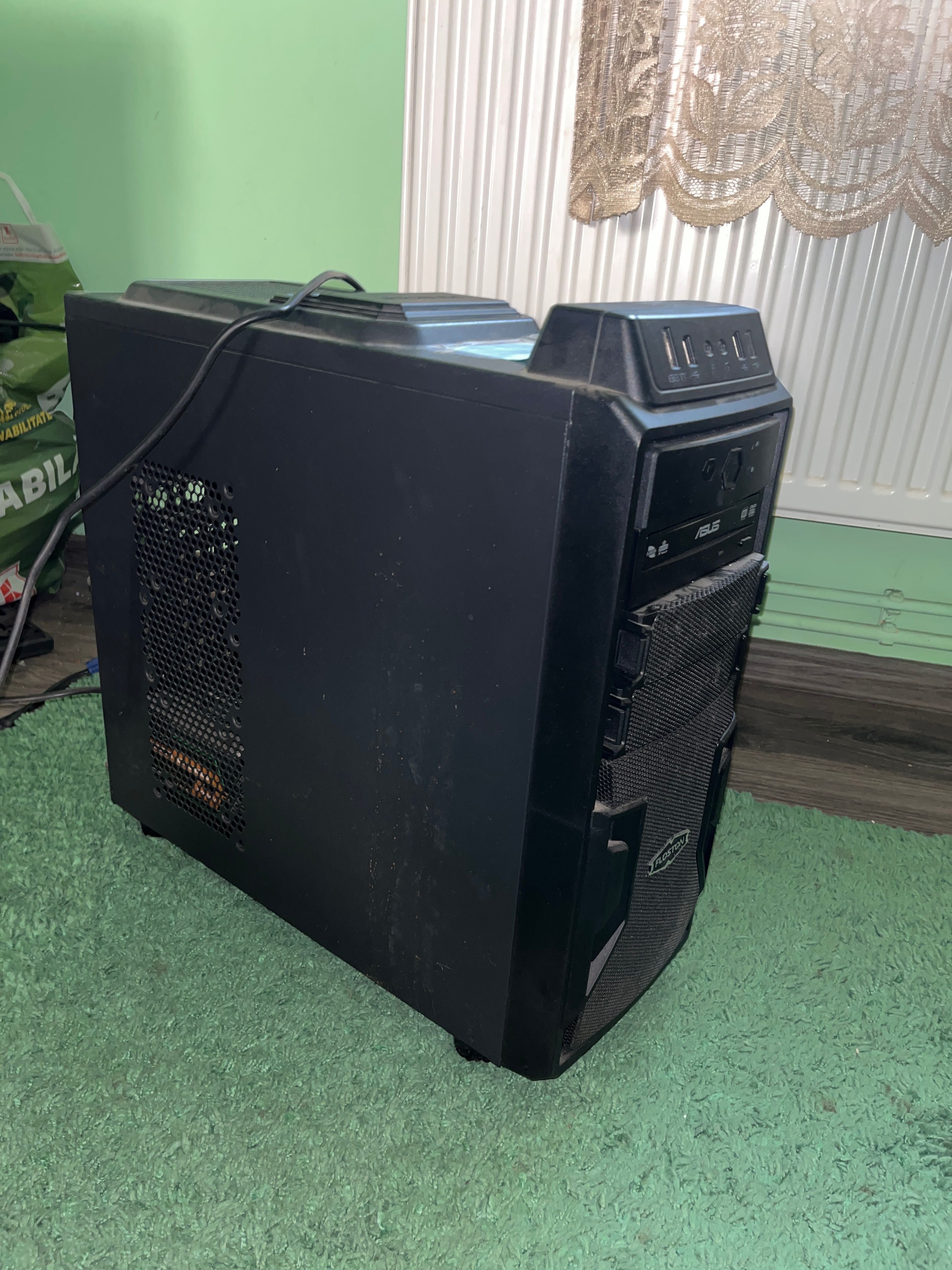 Monitor plus pc de vanzare