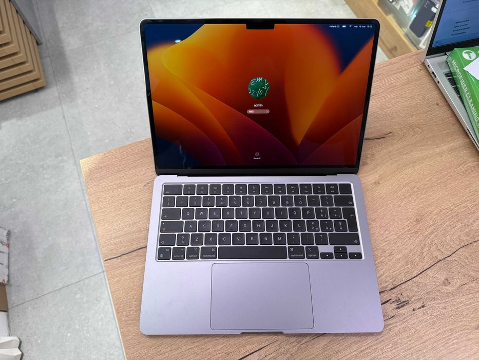 MacBook Air 2022 13" M2 256Gb, SSD 8Gb Ram | Buy-Back |