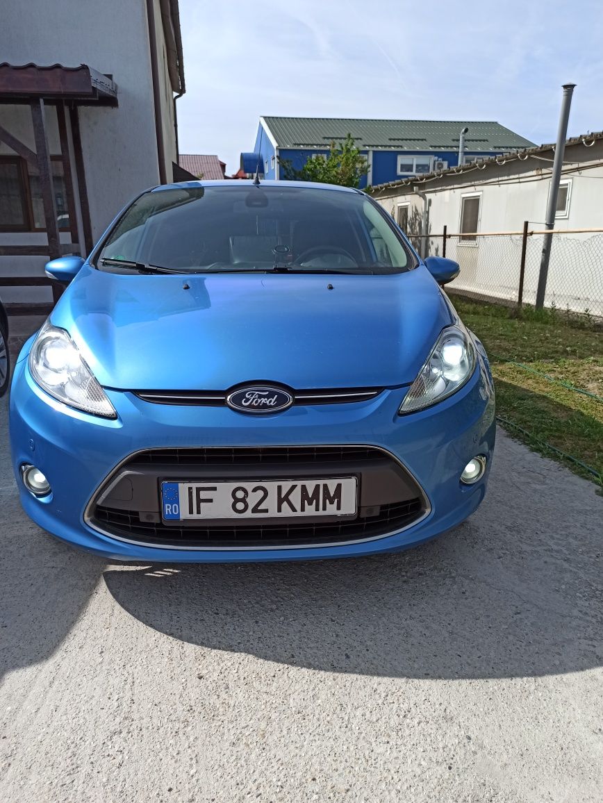 Vând Ford Fiesta 1,4 TDCI model TITANIUM