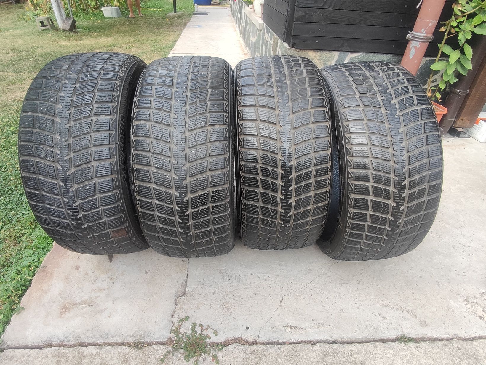 Зимни гуми 245/40/18