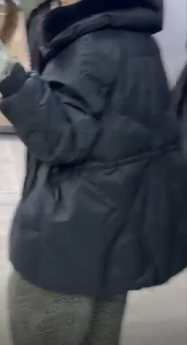 Продам пуховик, с песцовым воротником