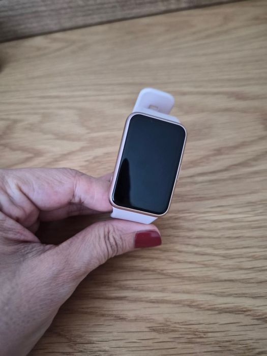 Смарт часовник  HUAWEI WATCH FIT SE