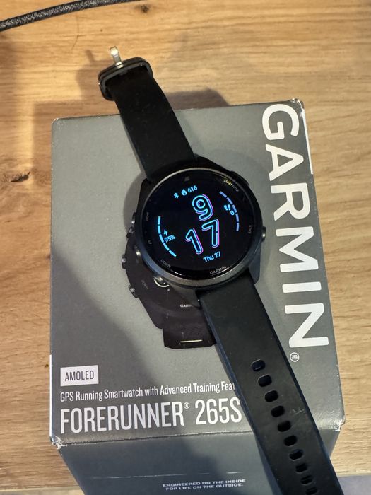 Часовник Garmin Forerruner 265S