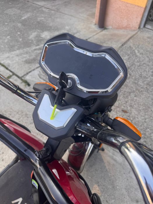 Moped electric nou