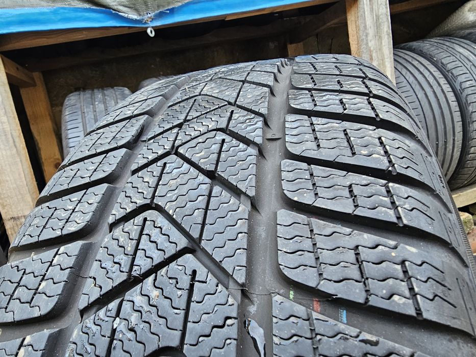 Jante aliaj 18" Bicolore Volkswagen/Skoda cu anvelope iarna 235 55 18