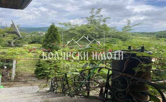 Двуетажна къща с панорамна гледка