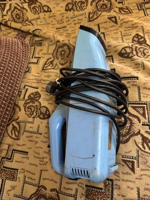 Продам авто пылесос рабочий