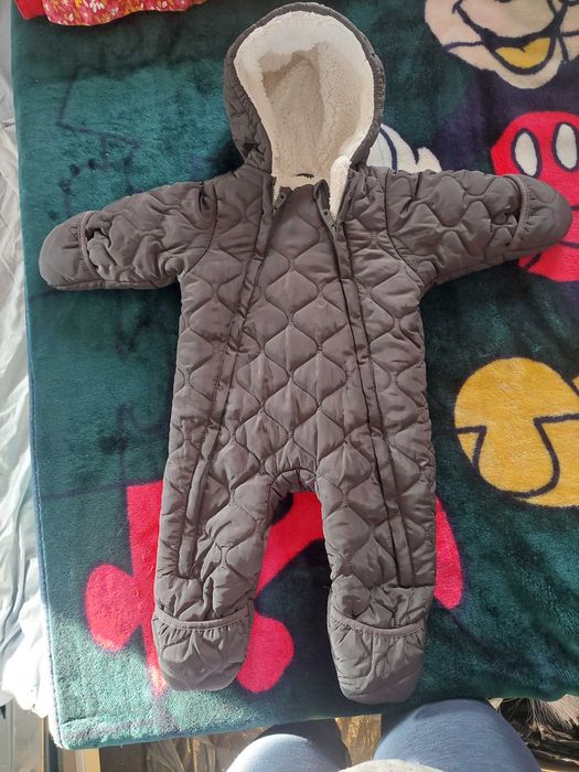 Зимен топъл космонавт