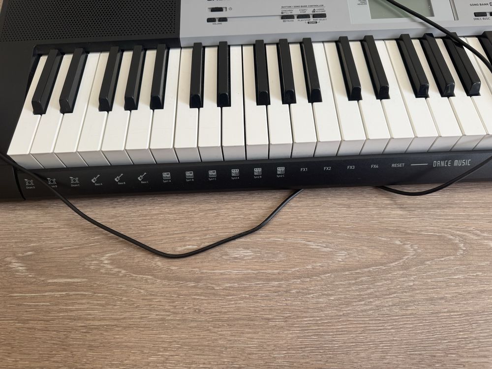 Синтезатор CASIO СТК-1500. По вопросам писать на ватс апп.