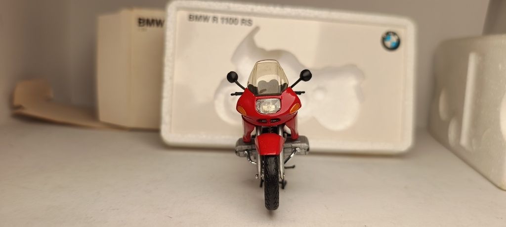 Machetă motocicleta BMW r1100rs 1/24 Minichamps