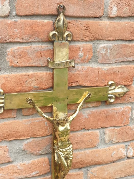 Vand Crucifix diore