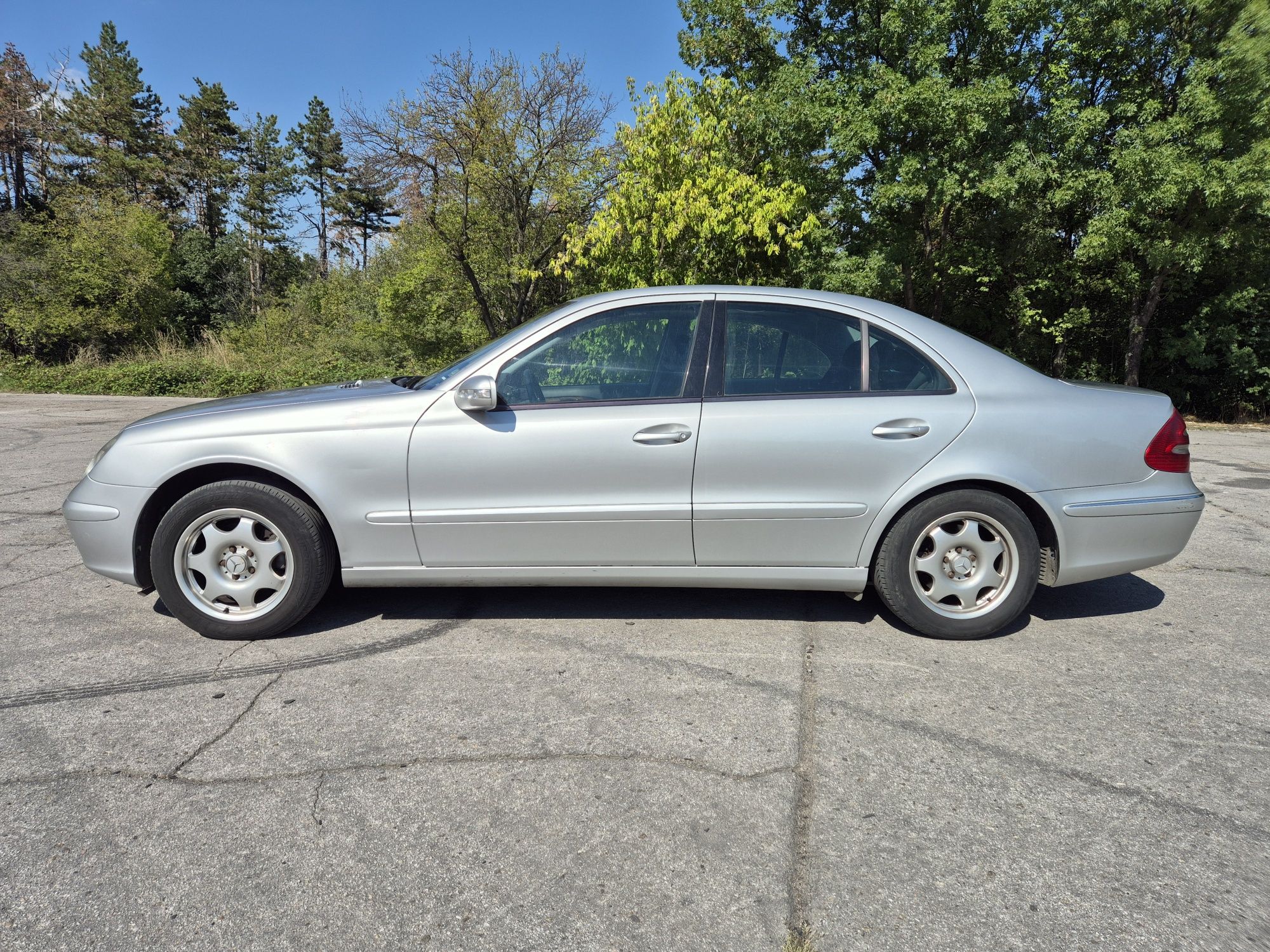 Mercedes E-Class W211