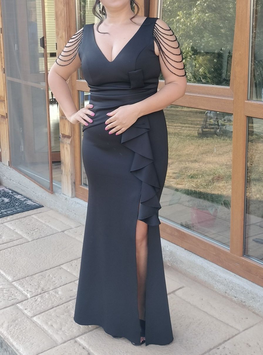 Vând rochii elegante