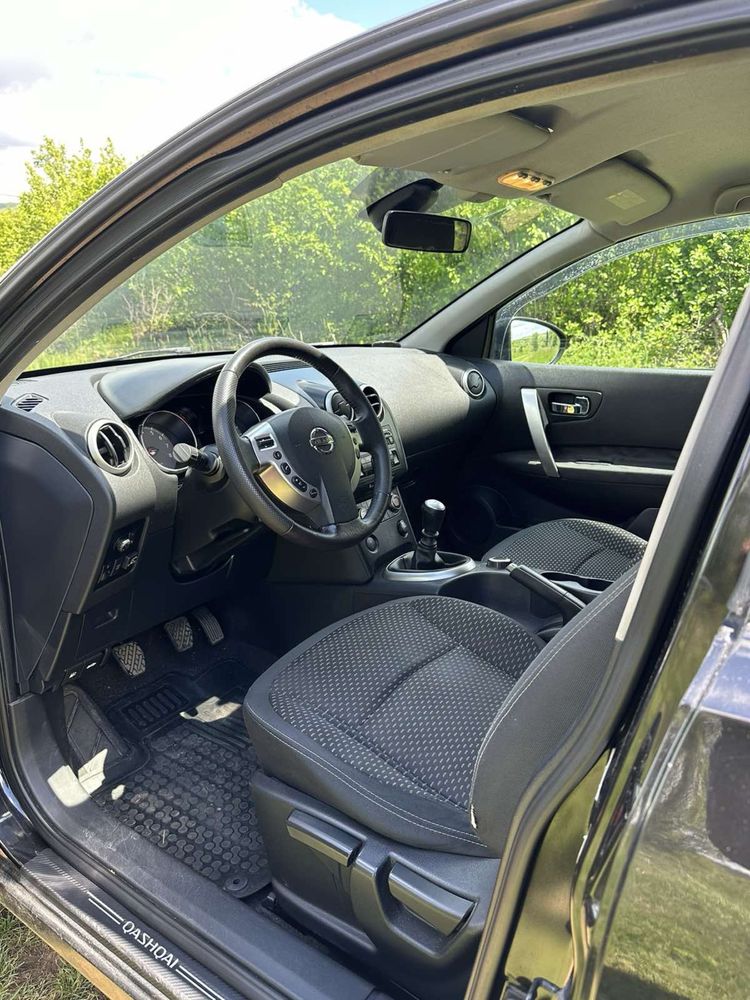 Продавам Nissan Qashqai 2.0-140кс 4х4