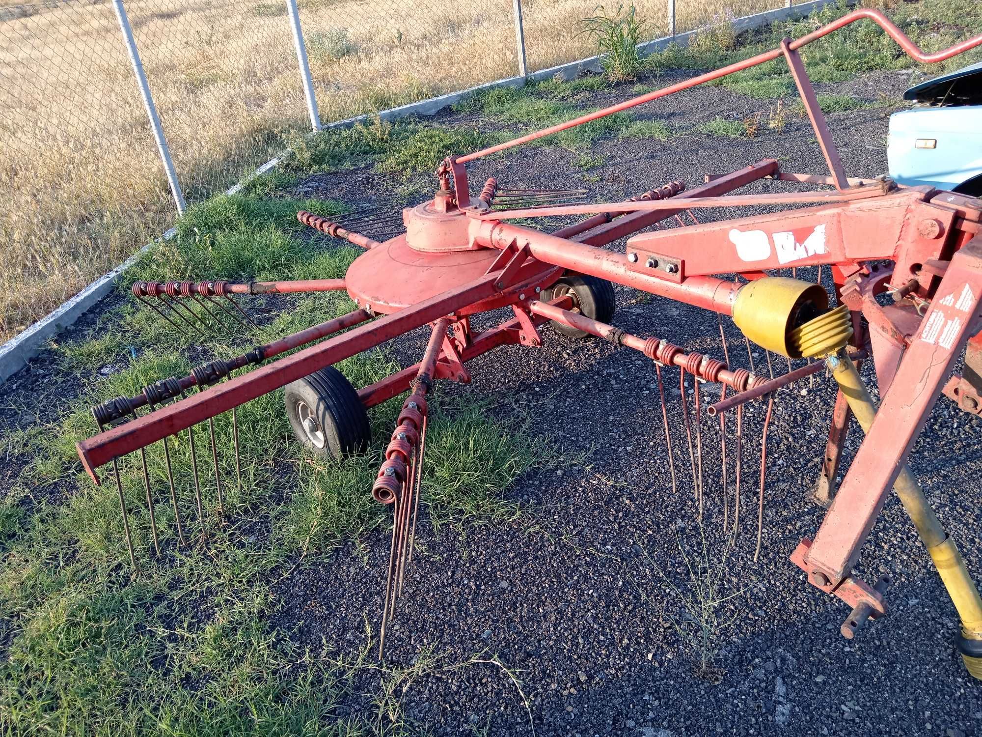Сеносъбирач фела TS 310