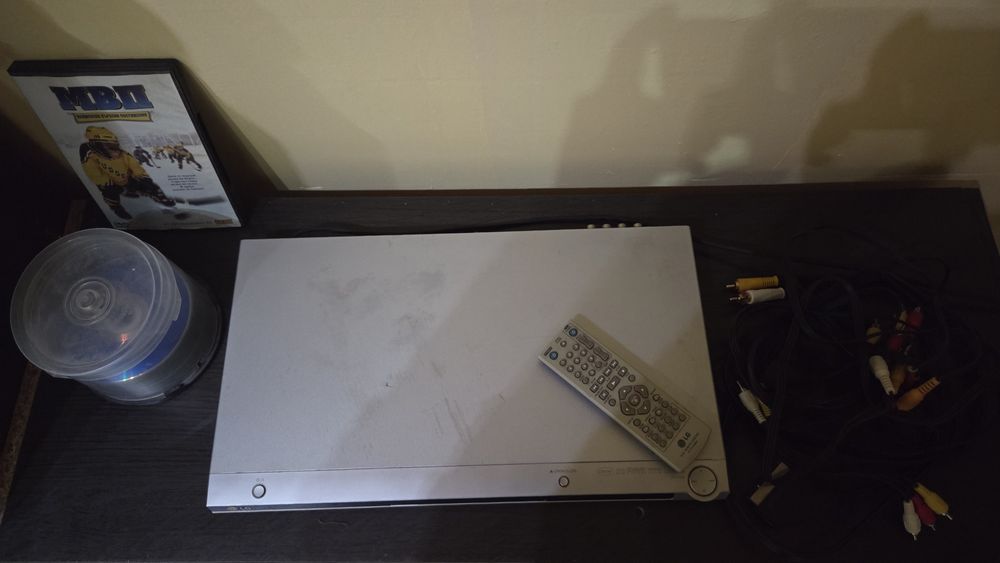 Dvd player и два приемника