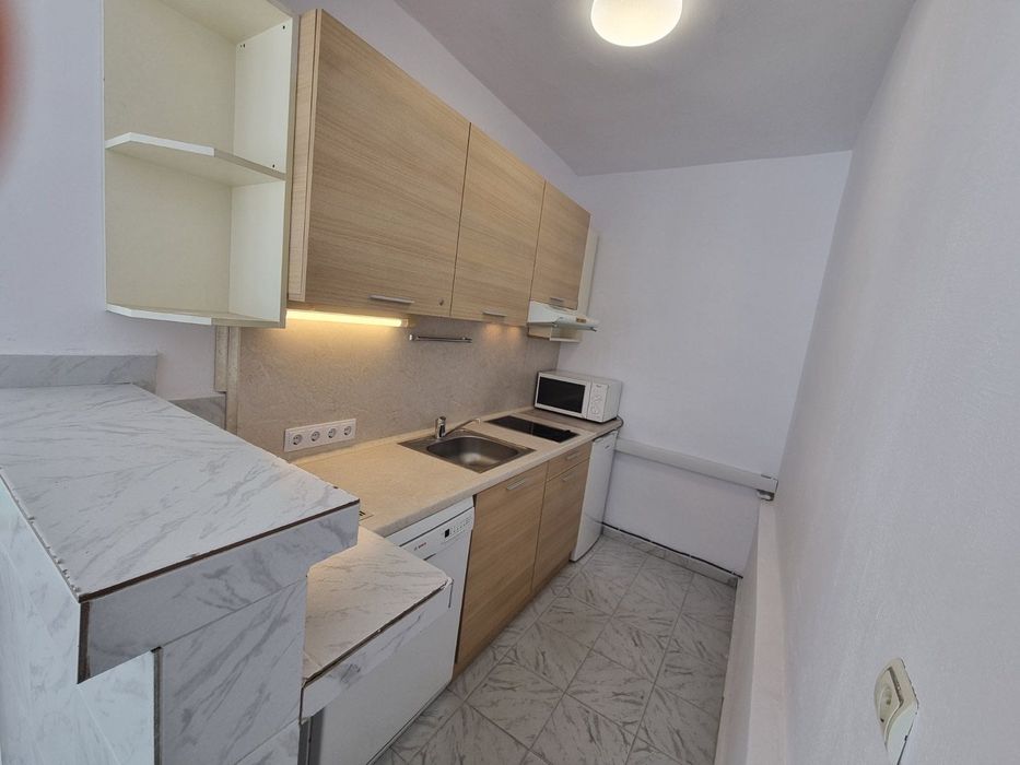 Дава се под наем Къща в Разлог - 77 кв.м за 1195.95 € - Снимка #1