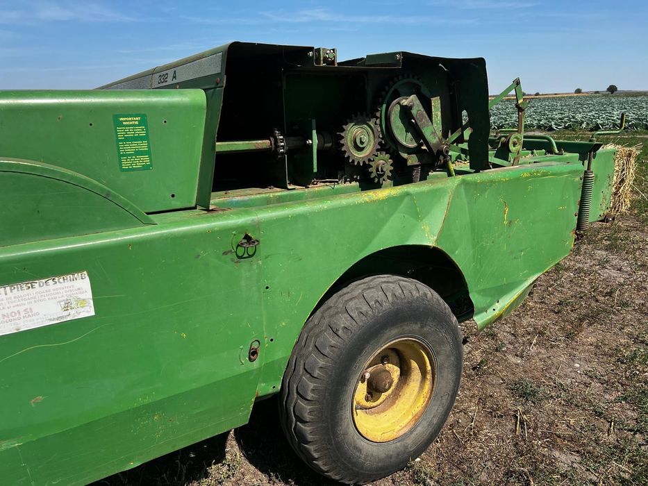 Presa balotat John Deere 332