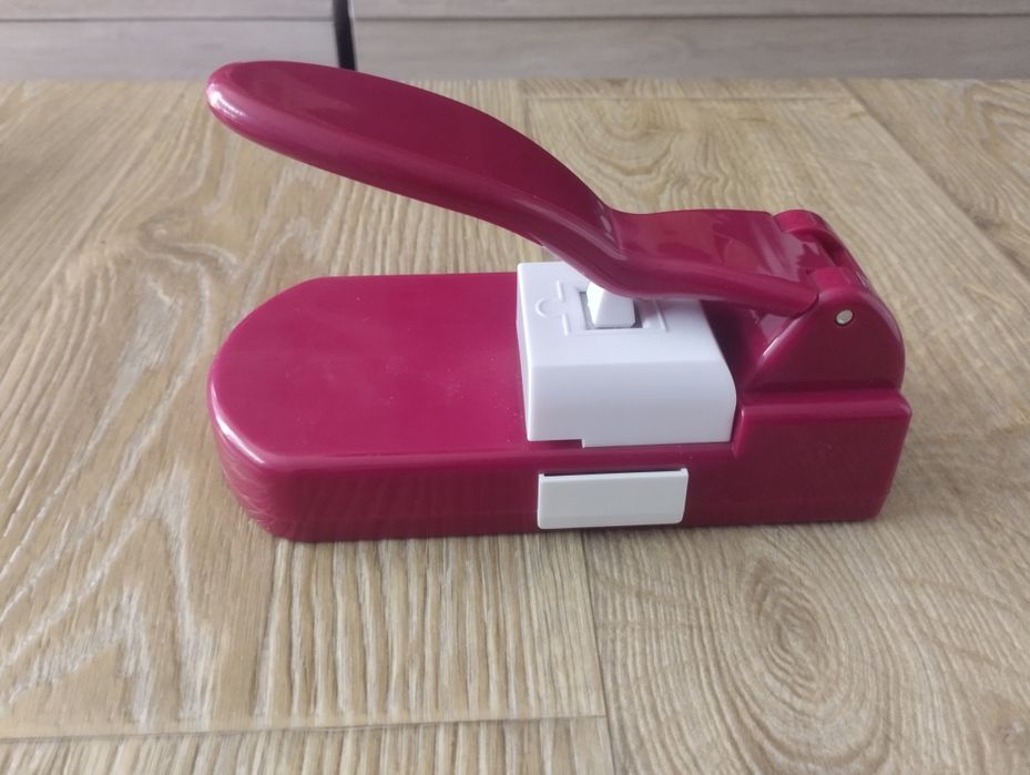 Ръчен Инструмент за Изработка на Пъзели (Puzzle Cutter)