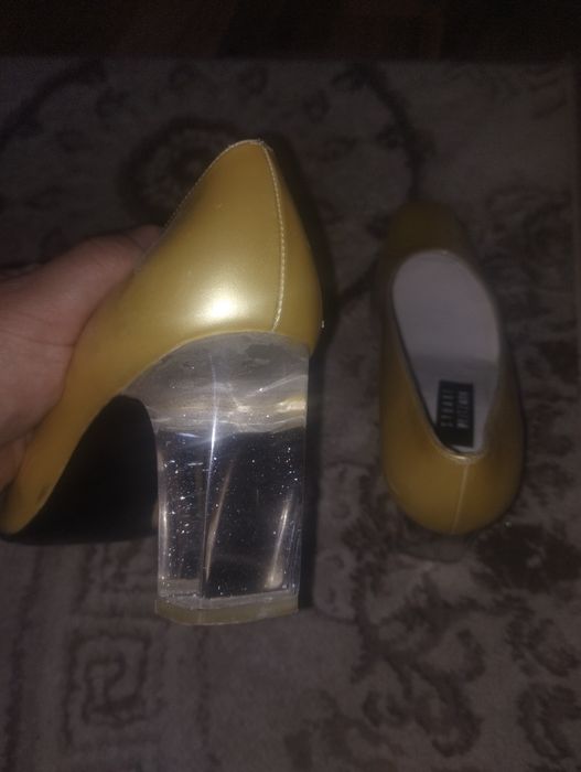 Sandale și pantofi Nr 39