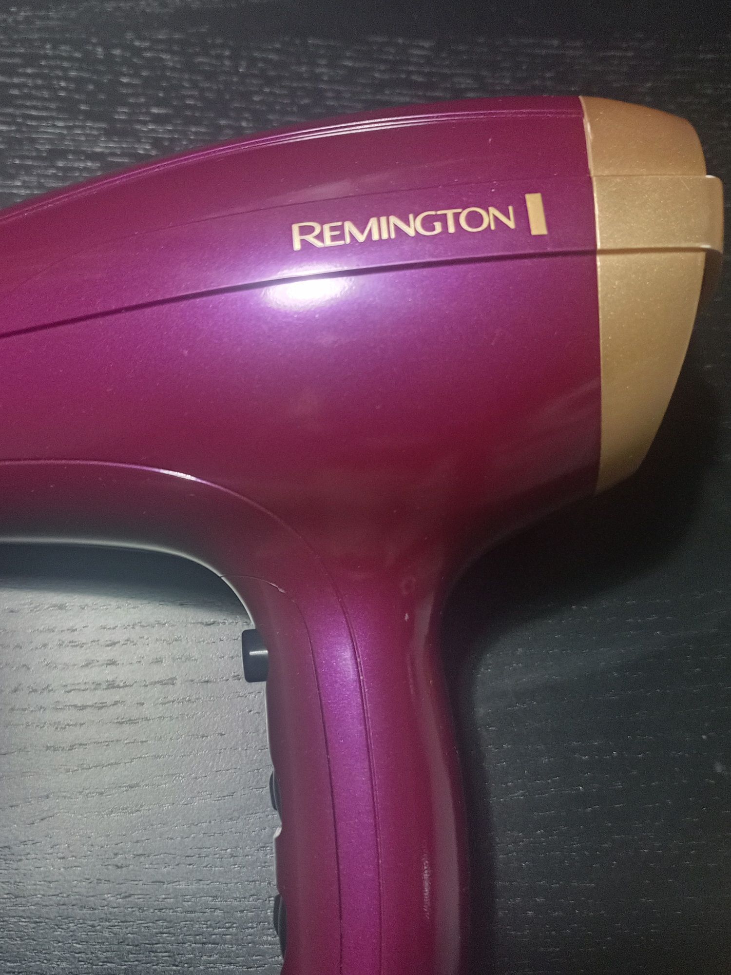 Сешоар Remington и преса за коса Roventa