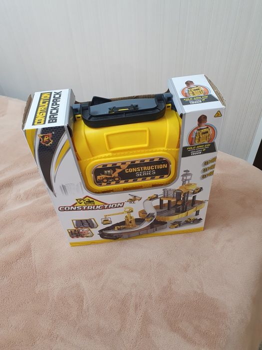 Продам игрушку Конструктор Баскпарк