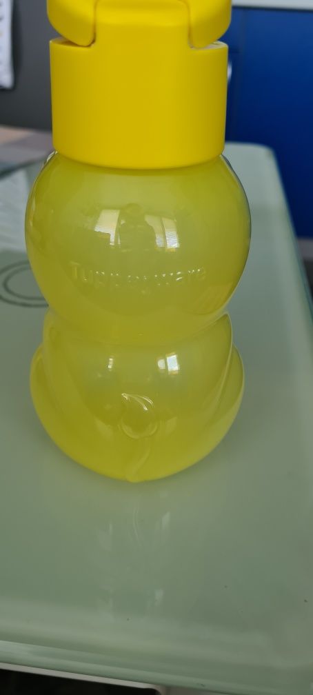 Tupperware бутилка