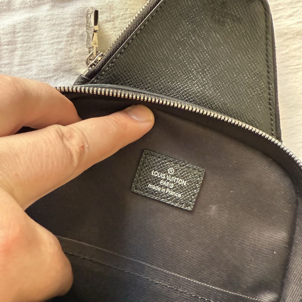 Продам сумку Louis vuitton cross body