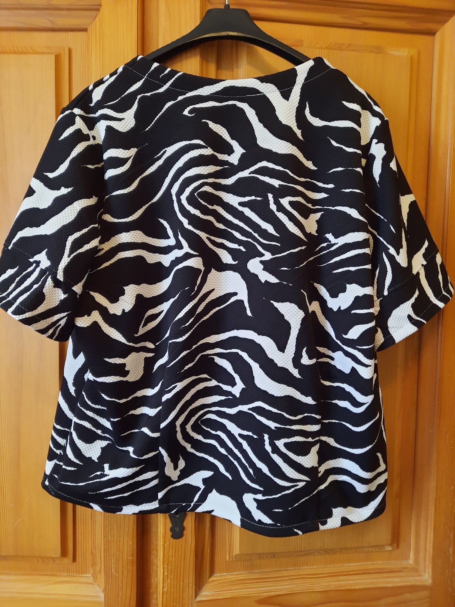Blazer bleumarin cu alb mărimea 48-50