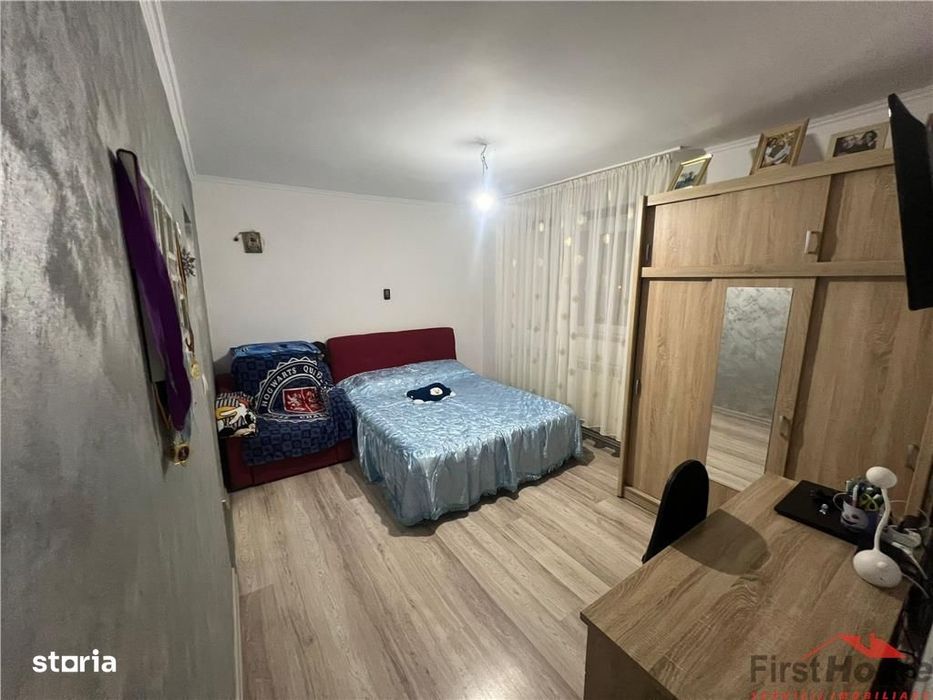 Garsoniera zona Spital - Comisia Centrala etaj 4 cu acoperis