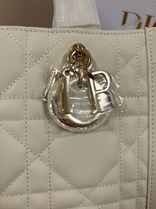 Налична чанта Dior