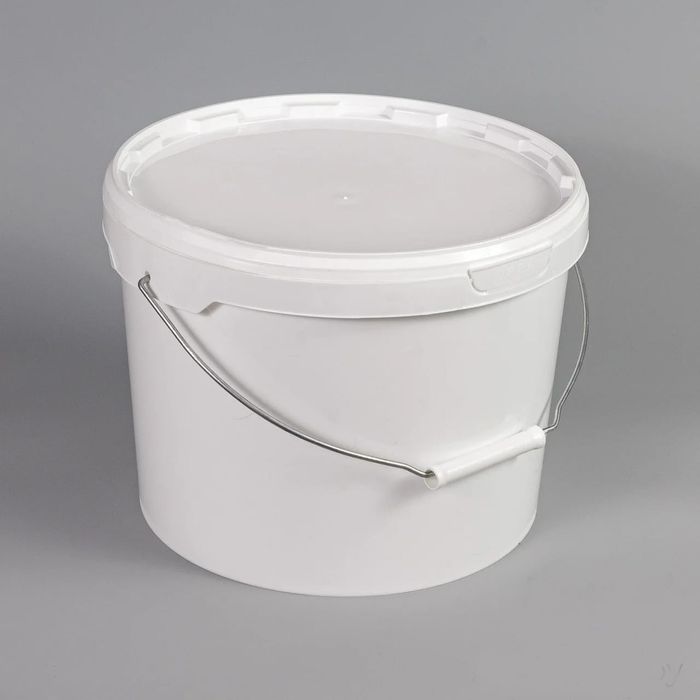 Ведро пластиковое 18 л. с крышкой новое