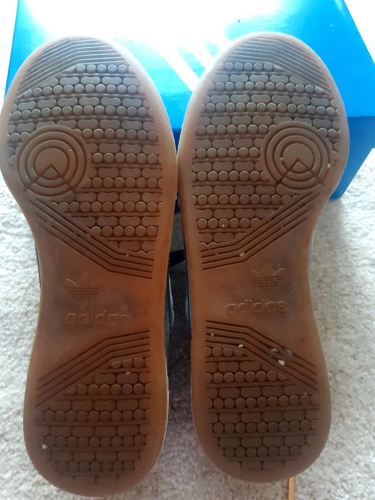 Сиви кецове Adidas Continental