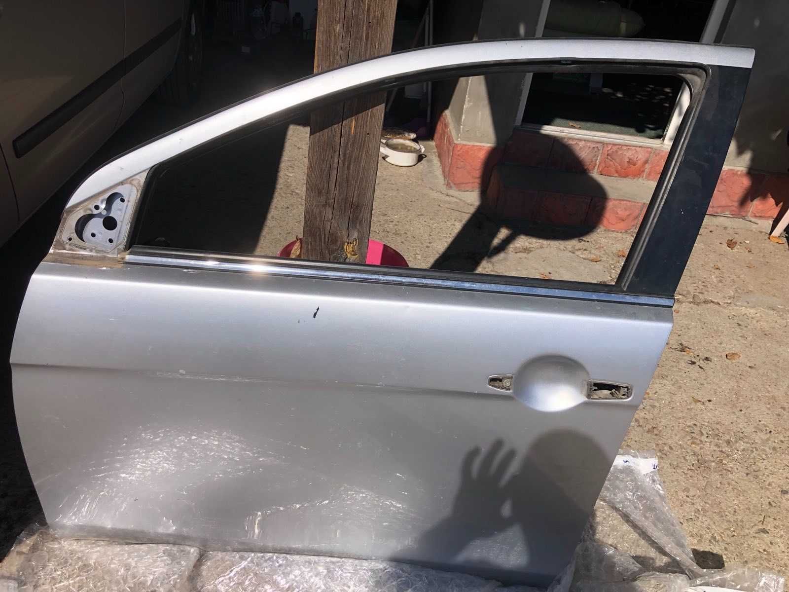 продавам  врата за  mitsubishi lancer