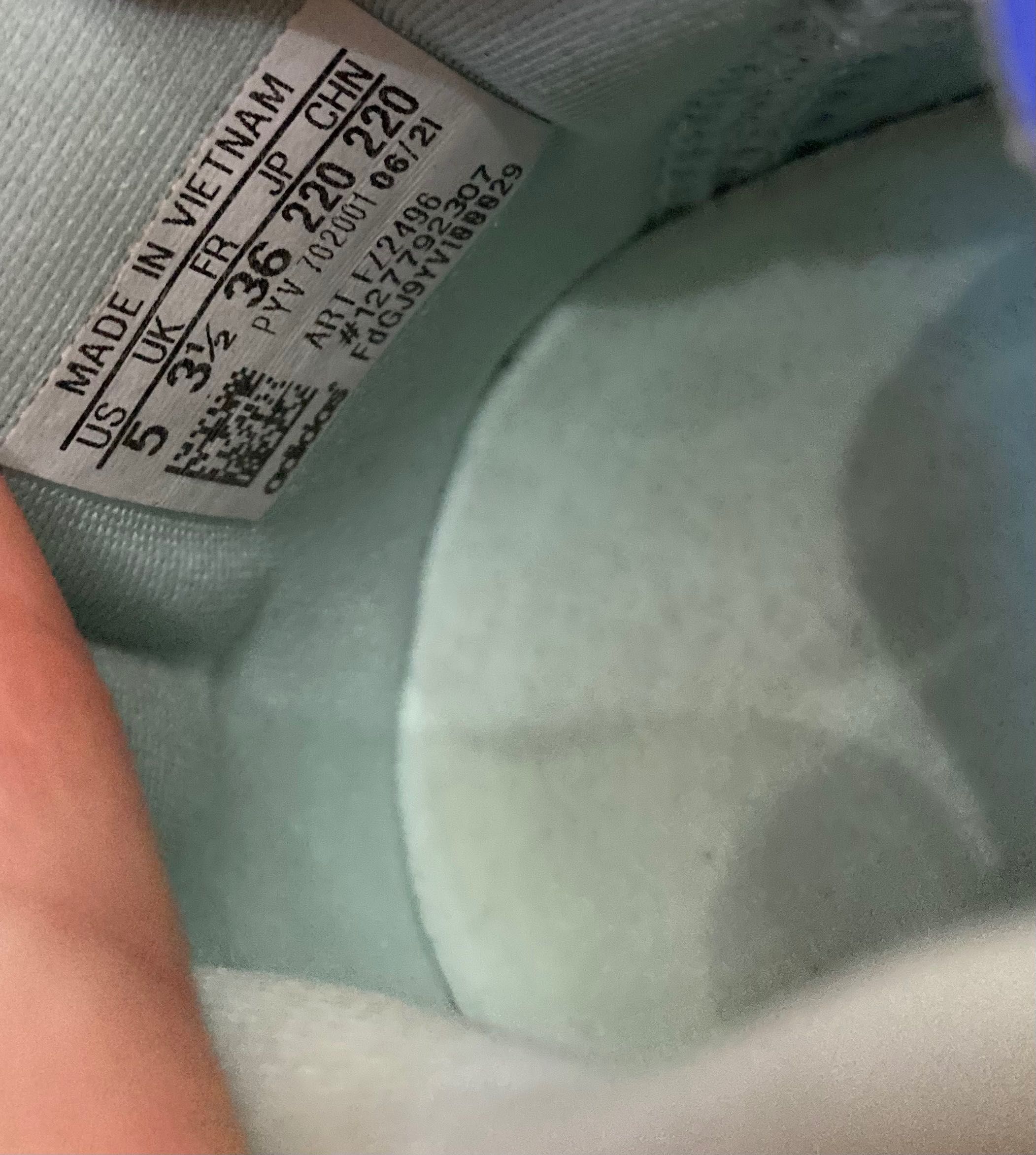 Маратонки Adidas за момиче номер 36
