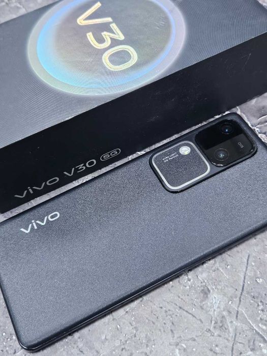 Vivo V30, 256 Gb (г. Астана ул. Женис 24)Лот 707714