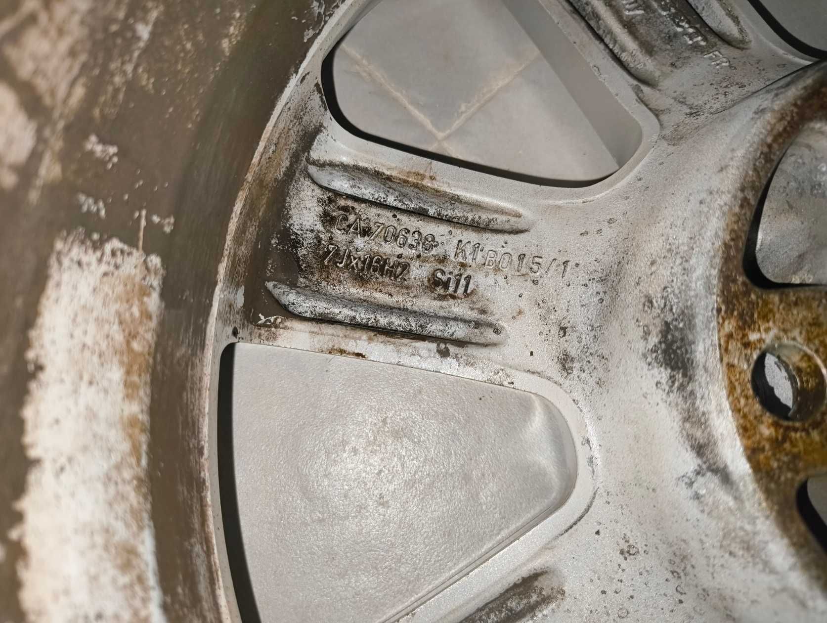 Джанти BORBET 7Jx16H2 5x120 с летни гуми Michelin Primacy 4