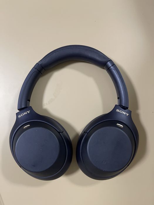 Sony wh-1000xm4.