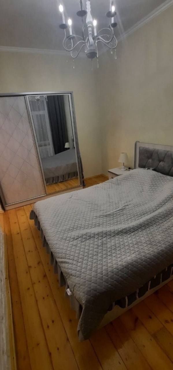 Квартира на Шота Руставели Высокопотолочка 2/2/4 с обстановкой
