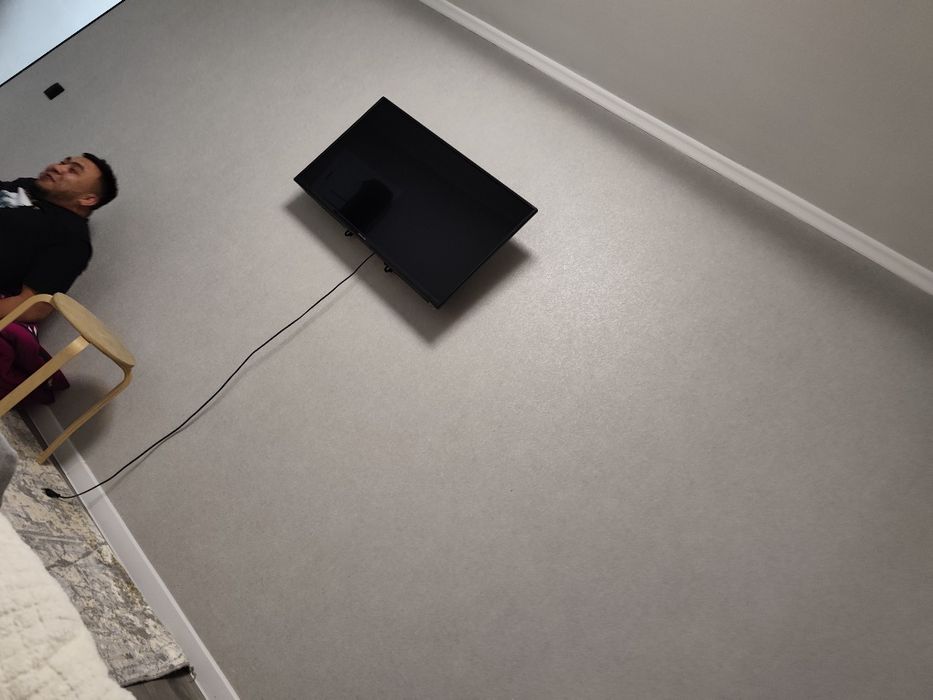 Телевизор отдам просто так