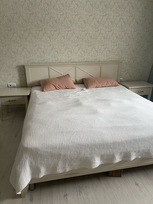 Отдам двуспальную кровать