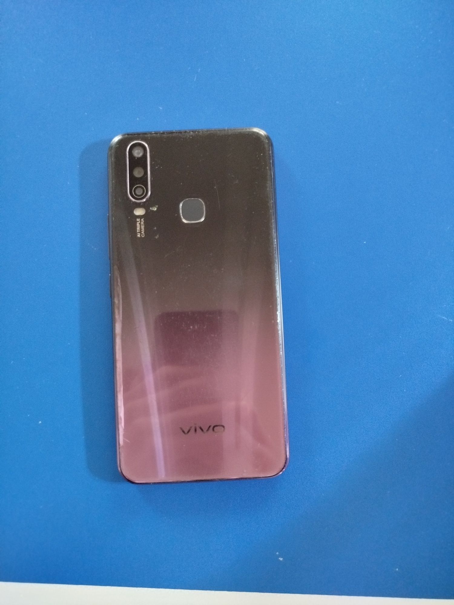 Продам телефон Vivo y17